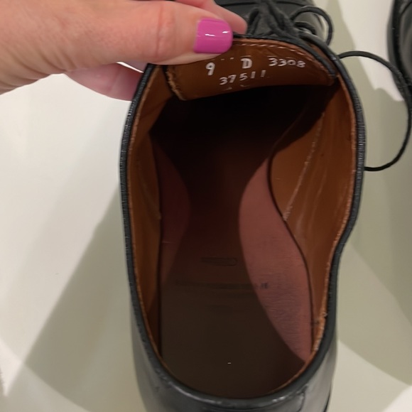 Allen Edmond black dress shoes - Picture 5 of 9